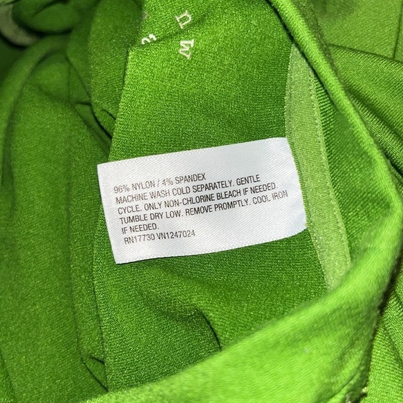 A New Day Green Short Sleeve Basic Cropped T-Shirt NWOT - Picture 6 of 7